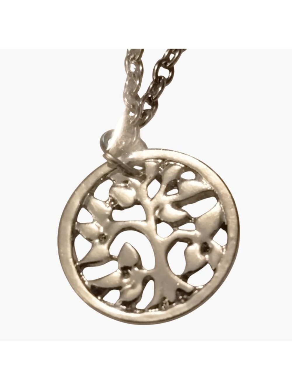 Tree of Life Pendant Necklace  Silver Tone 18 Inch Chain Fashion Jewelry Gift Ne